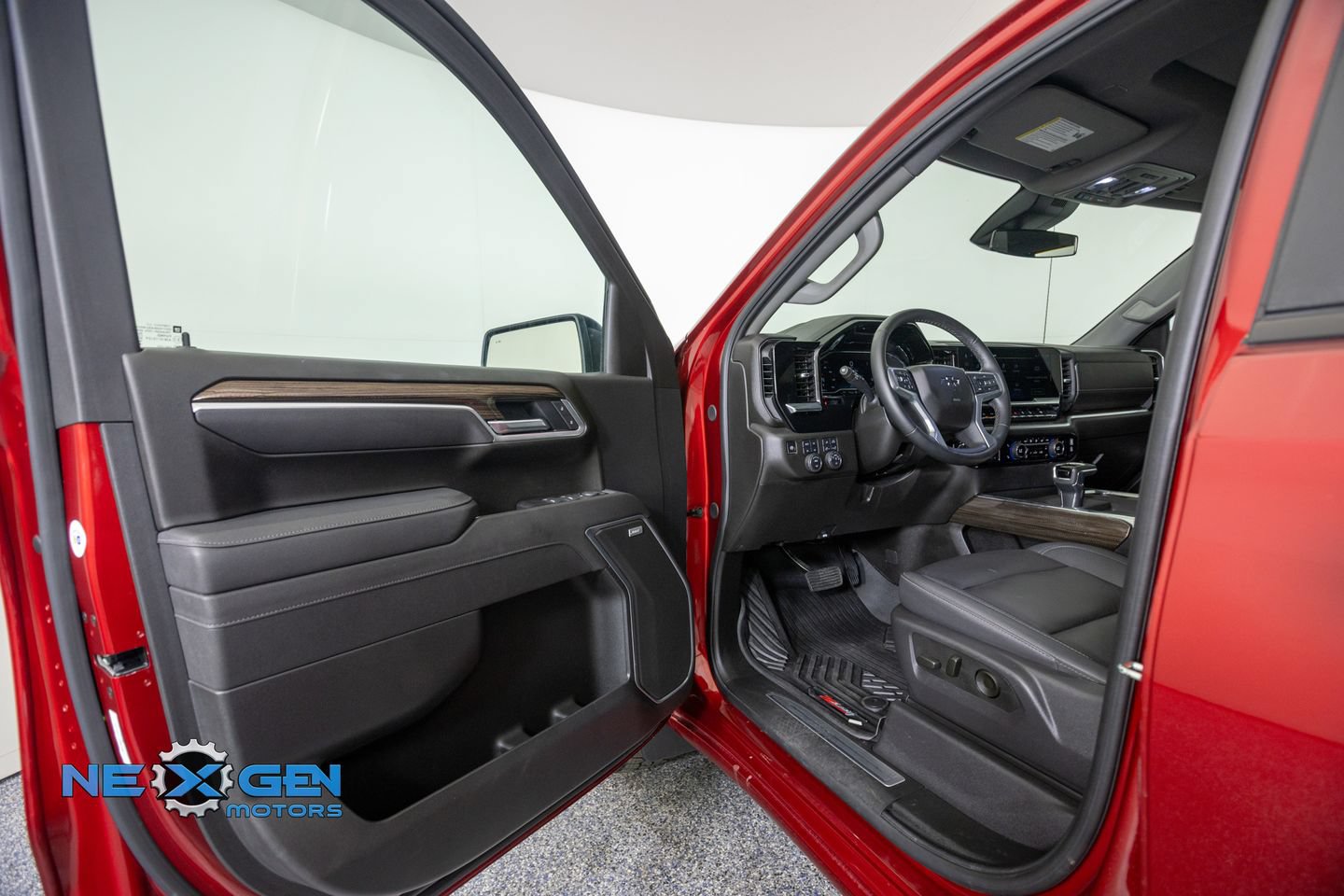 Used 2025 Chevrolet Silverado 1500 RST w/ RST All Star Premium Package AWD/4WD image 9