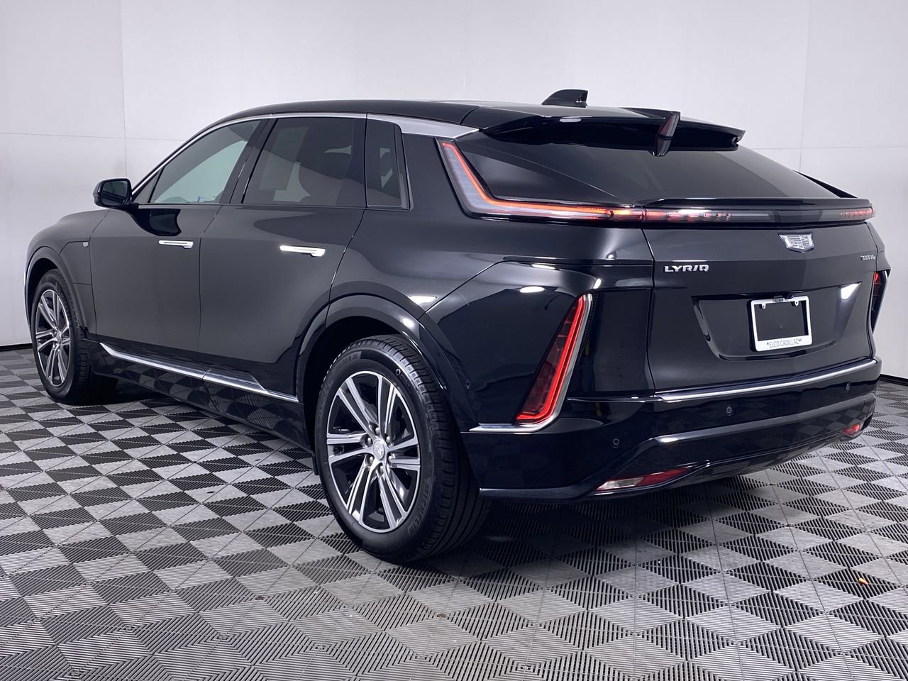 Certified 2024 Cadillac Lyriq Luxury w/ LPO, Floor Liner Package AWD/4WD image 38