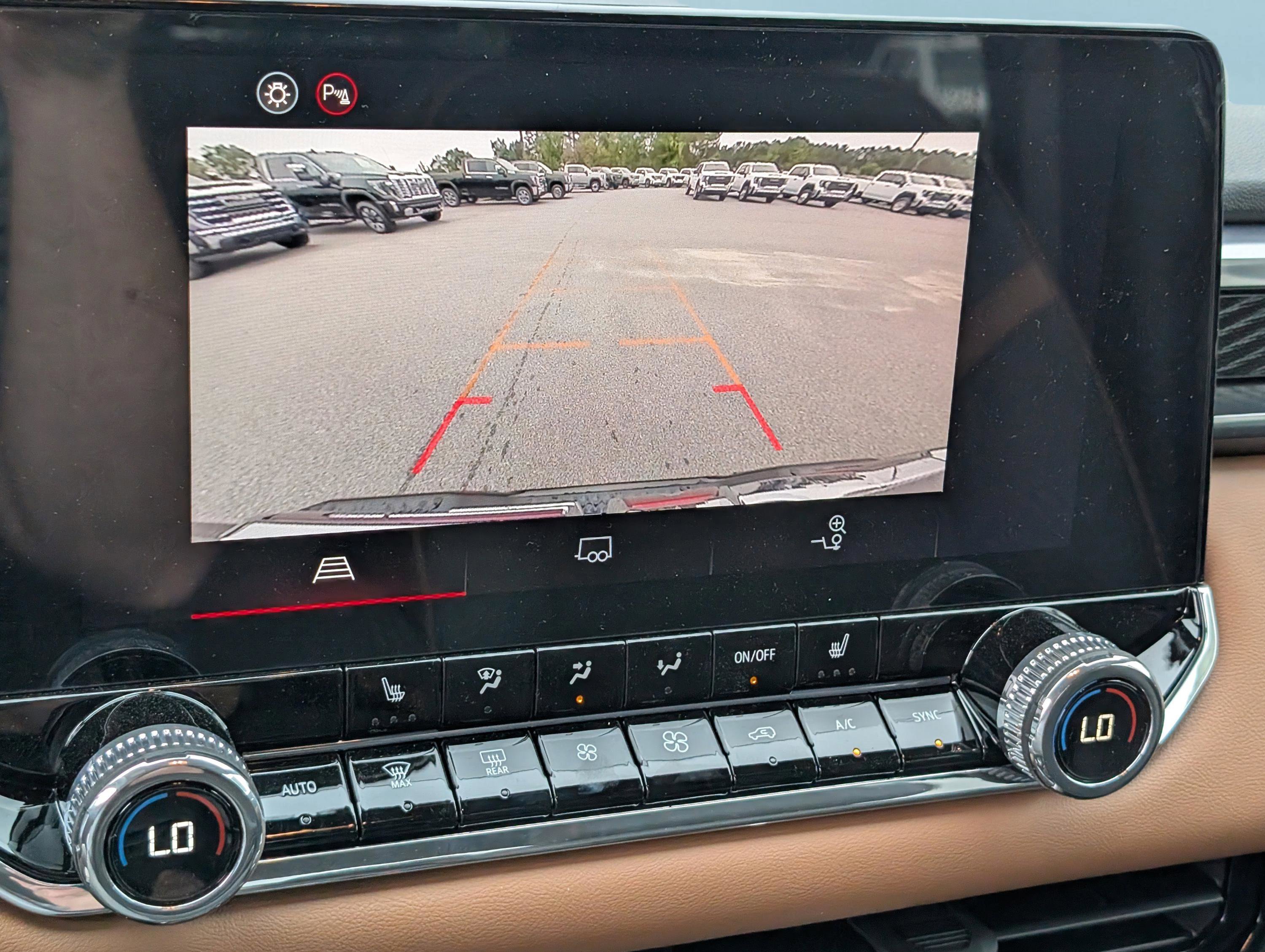 New 2026 GMC Canyon AT4 w/ Off-Road Front Bumper Package image 24