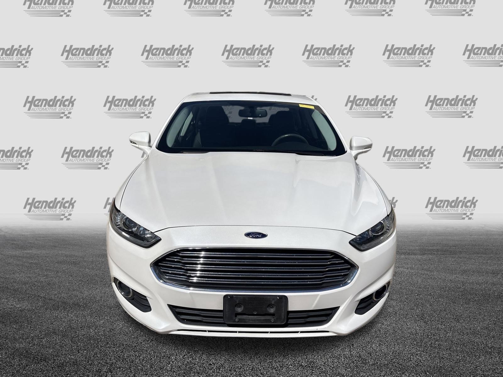 Used 2016 Ford Fusion SE w/ Equipment Group 202A image 3