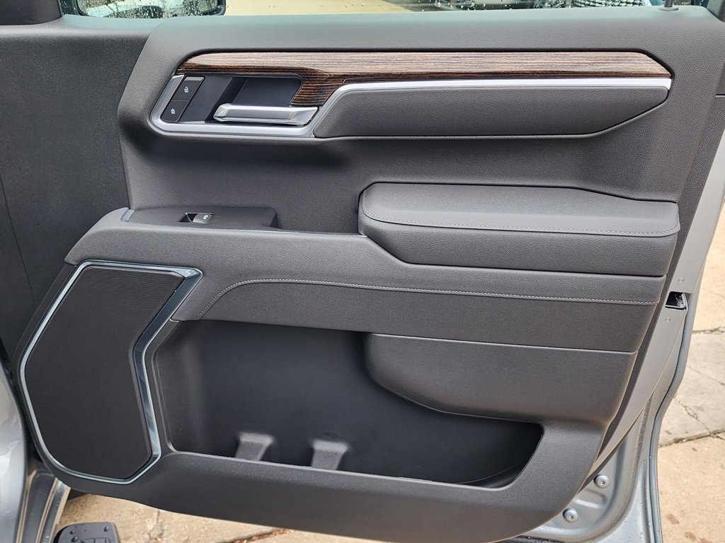 New 2026 GMC Sierra 1500 Elevation w/ LPO, Elevation Black Package image 36