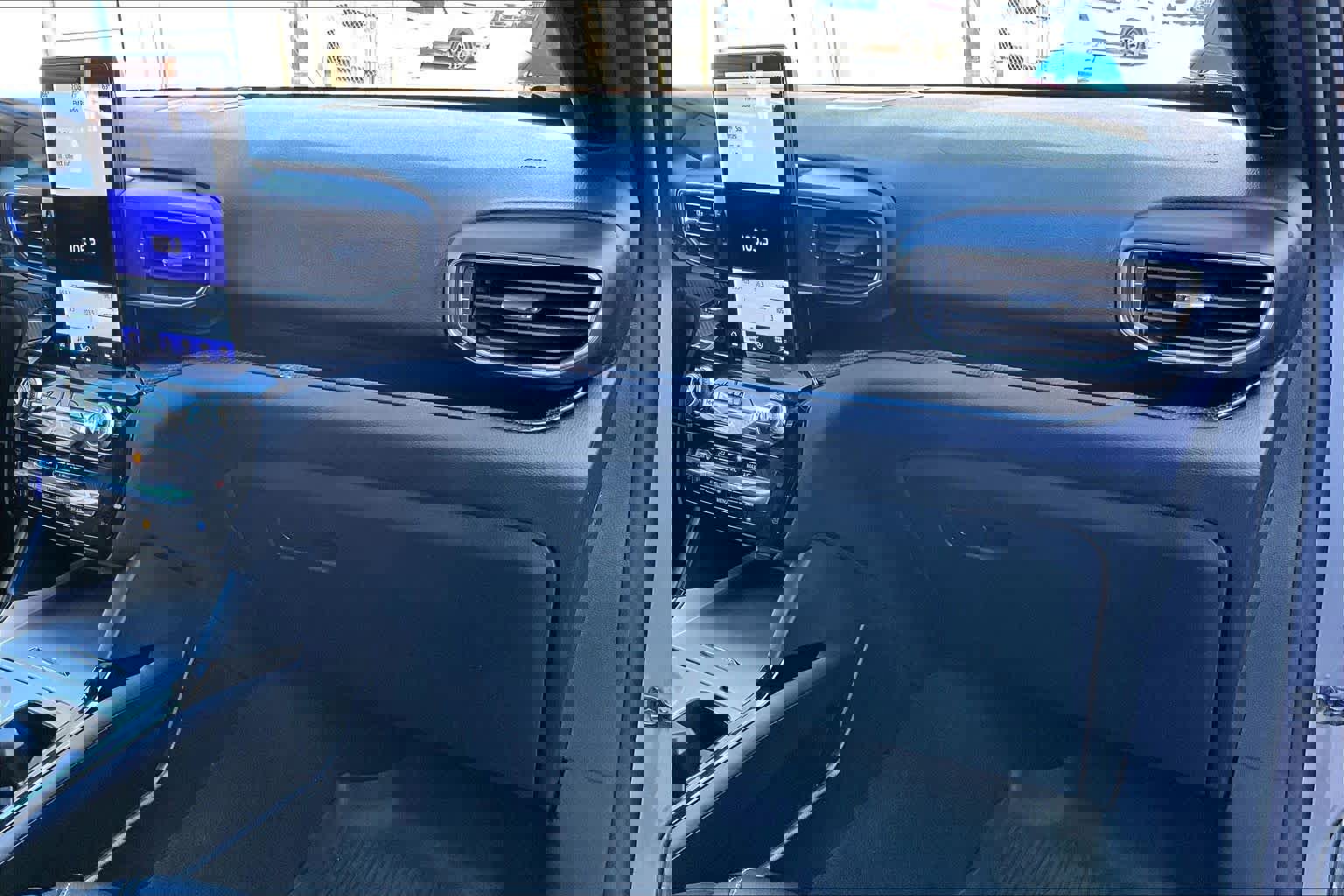 Used 2023 Ford Explorer ST w/ Equipment Group 401A image 18