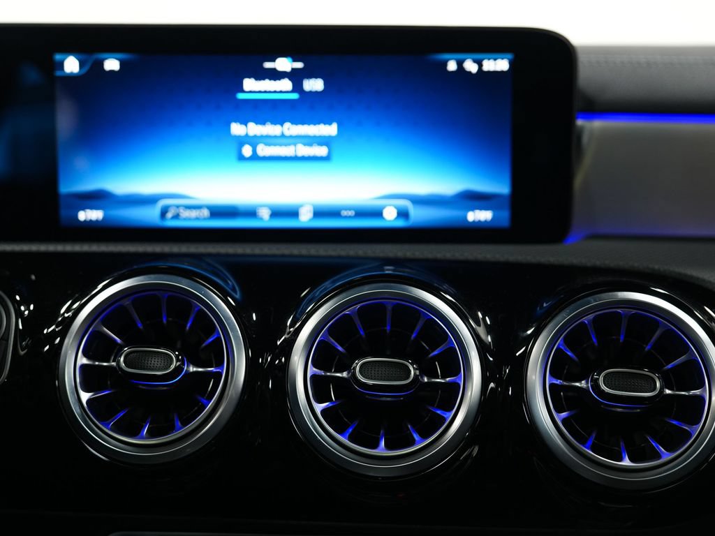 Used 2025 Mercedes-Benz CLA 250 4MATIC image 20