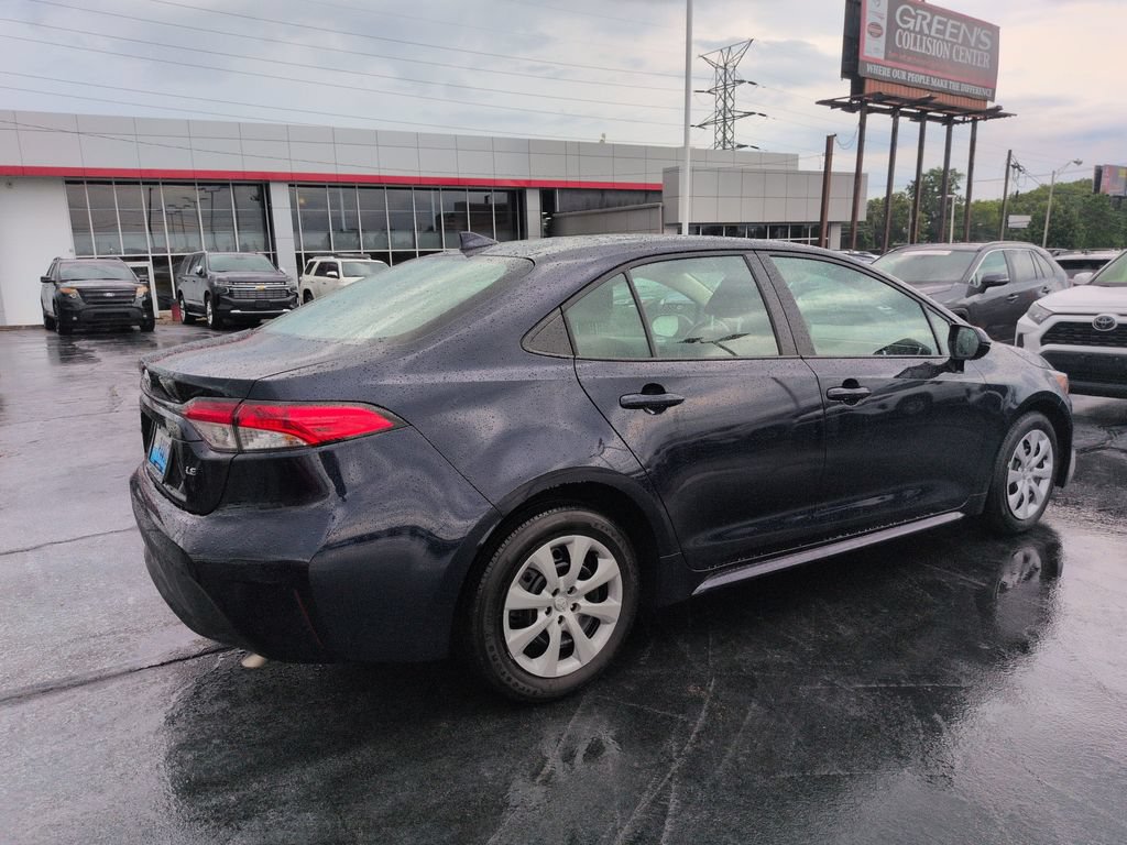 Certified 2025 Toyota Corolla LE FWD image 5