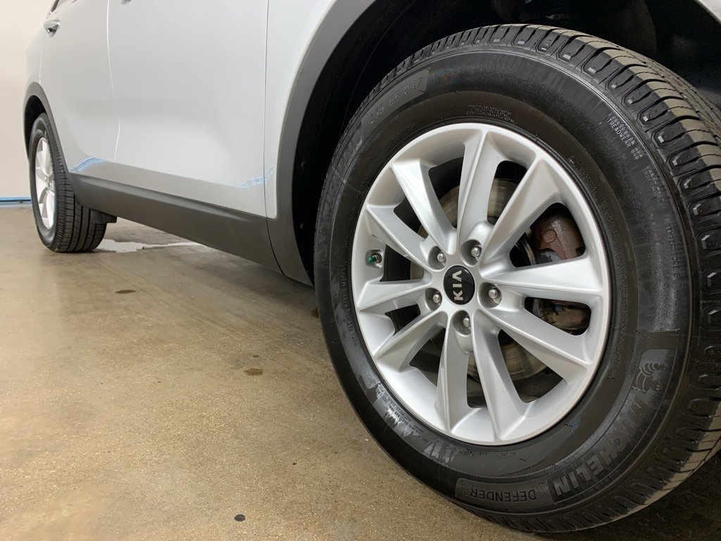 Used 2019 Kia Sorento L image 6