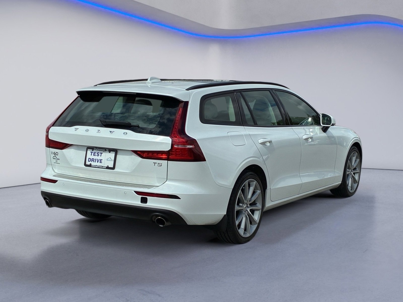 Used 2020 Volvo V60 T5 Momentum w/ Premium Package FWD image 6