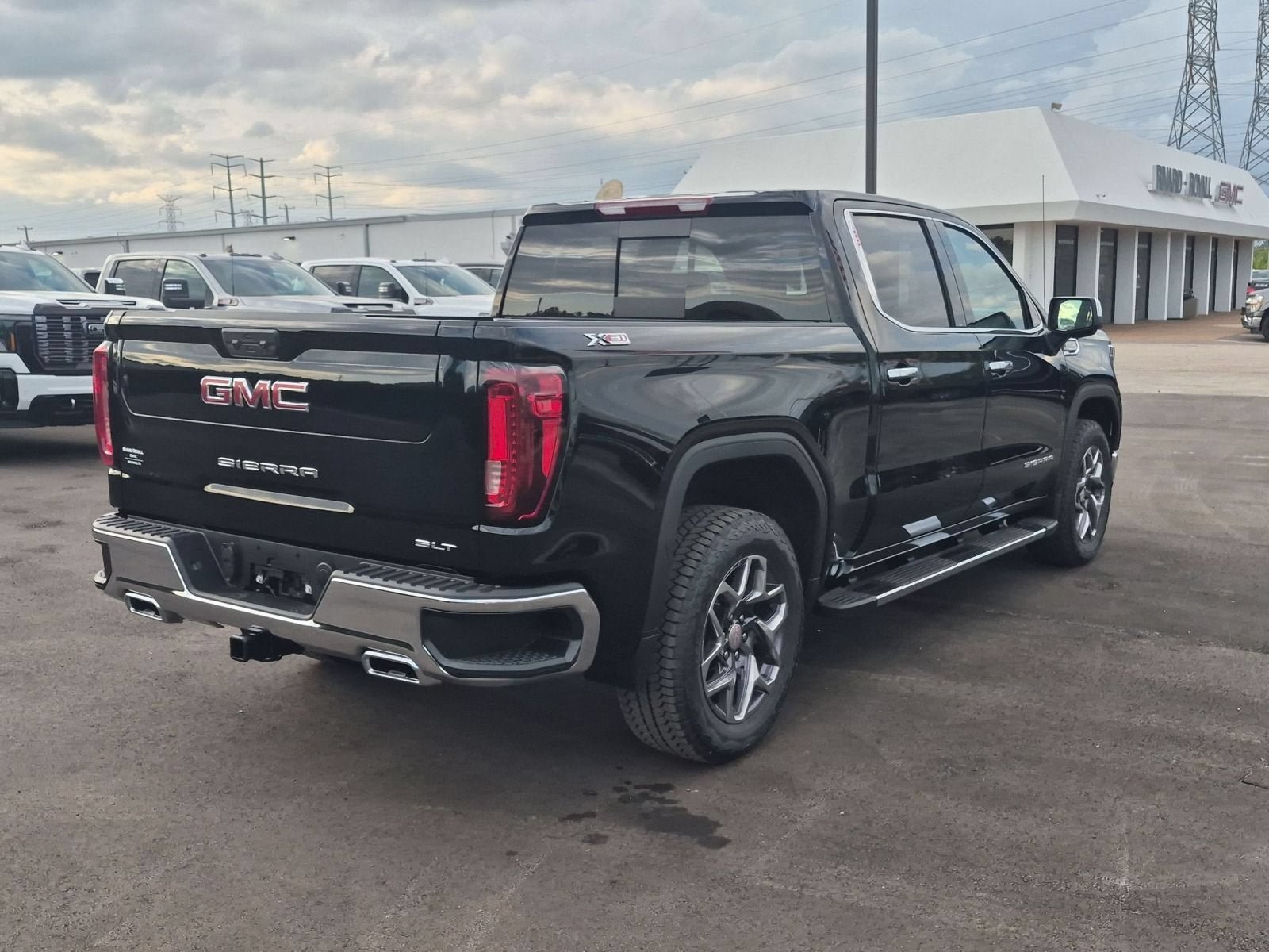 New 2026 GMC Sierra 1500 SLT w/ SLT Premium Package AWD/4WD image 7
