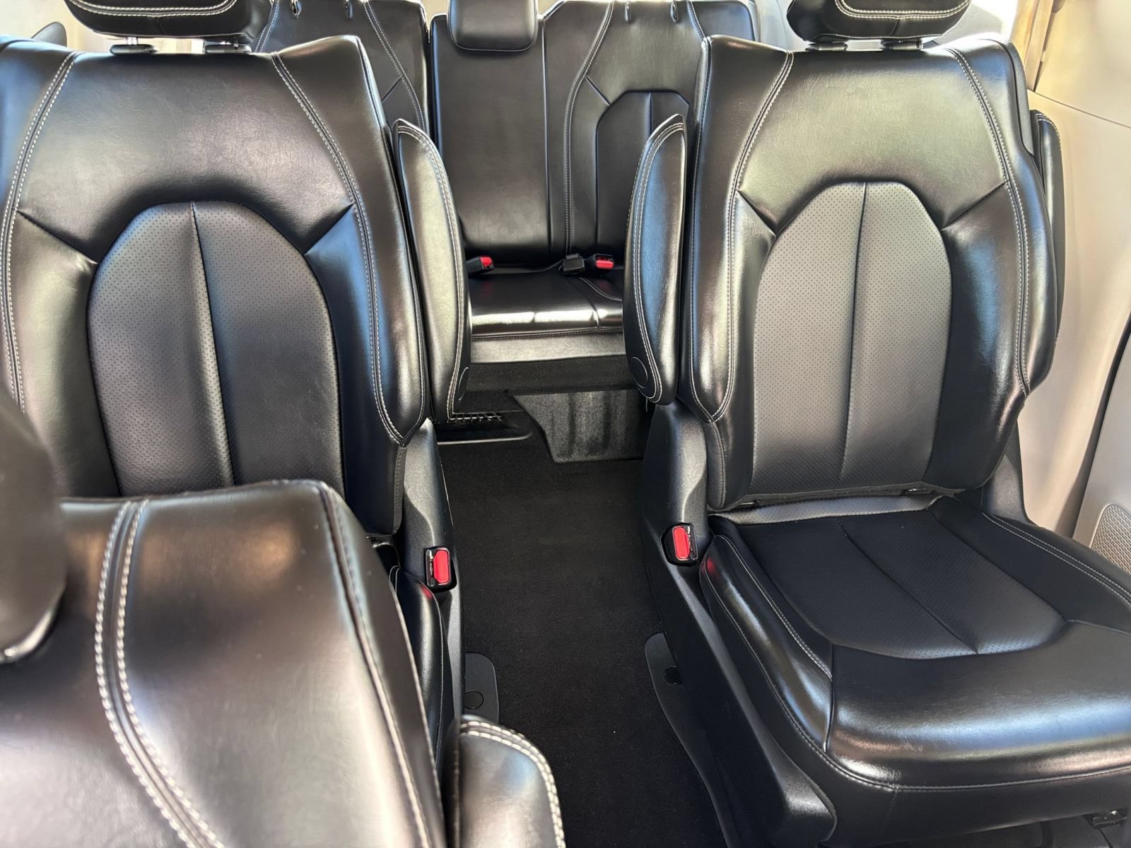 Used 2023 Chrysler Pacifica Touring-L FWD image 42