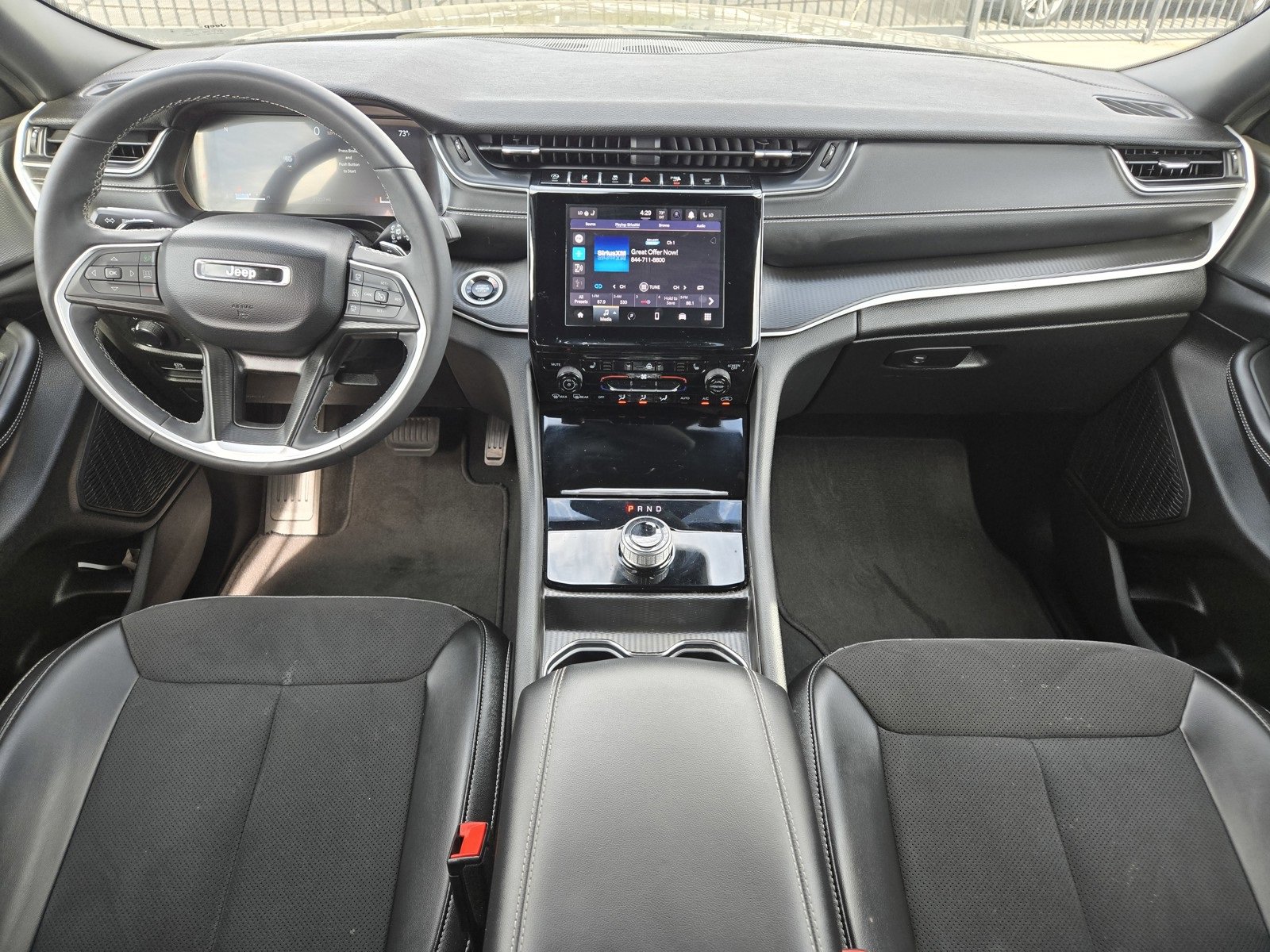 Used 2024 Jeep Grand Cherokee L Laredo image 10