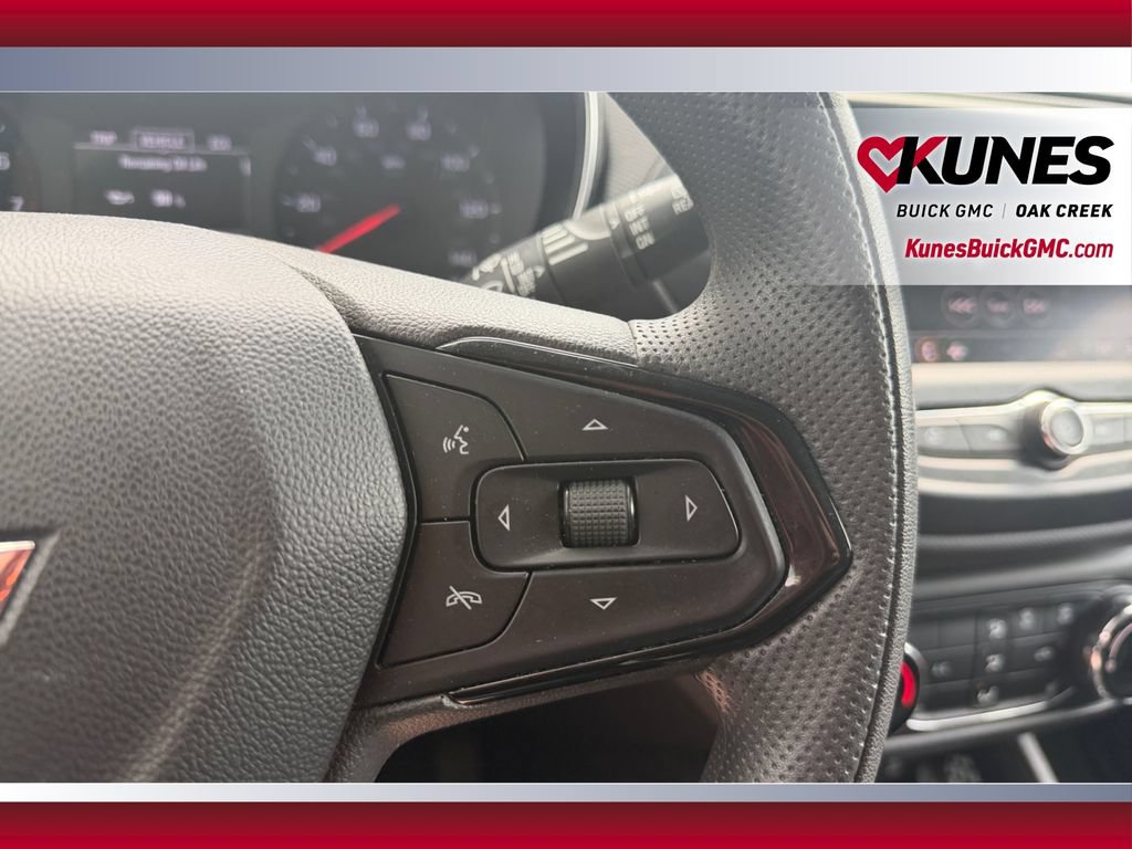 Used 2022 Chevrolet TrailBlazer LT FWD image 18