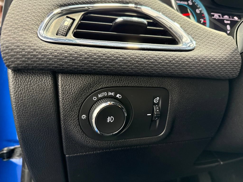Used 2017 Chevrolet Cruze LT FWD image 17