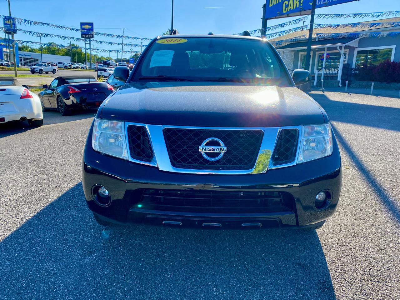 Used 2011 Nissan Pathfinder Silver AWD/4WD image 2