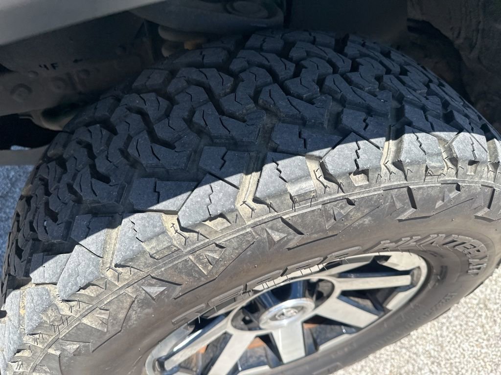 Used 2020 Toyota Tacoma TRD Off-Road w/ Technology Package AWD/4WD image 18