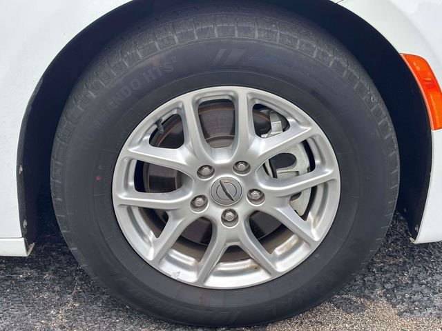 Used 2023 Chrysler Voyager LX FWD image 28