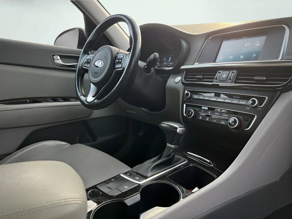 Used 2017 Kia Optima EX image 29