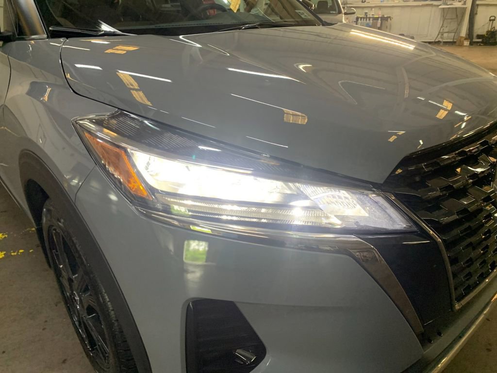 Used 2023 Nissan Kicks SR w/ SR Premium Package FWD image 34