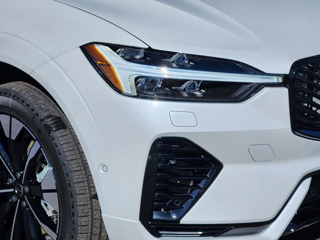 New 2026 Volvo XC60 T8 Plus w/ Protection Package Premier image 27