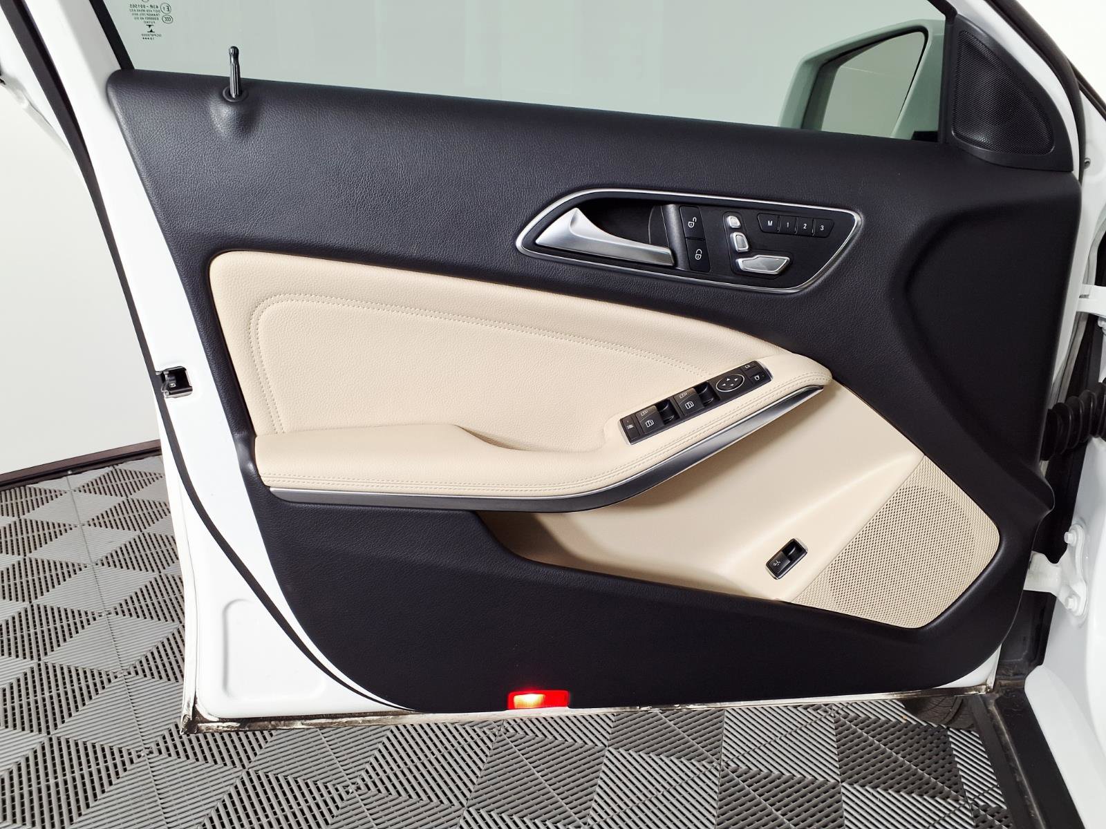 Used 2019 Mercedes-Benz GLA 250 image 16