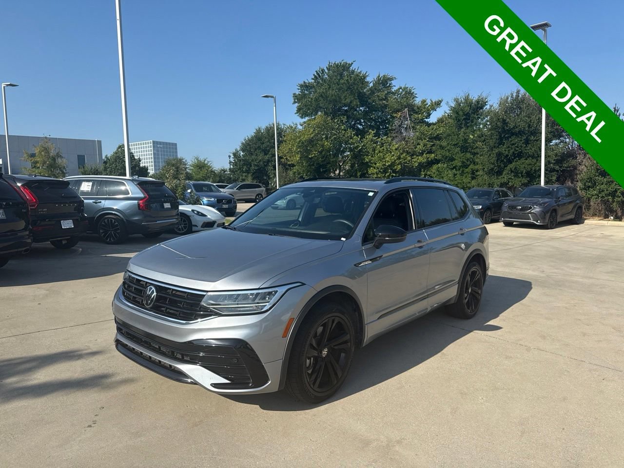 Used 2023 Volkswagen Tiguan SE R-Line