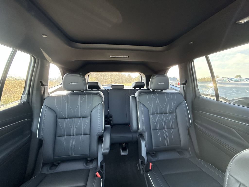 Certified 2025 Buick Enclave Avenir w/ Super Cruise Package image 28