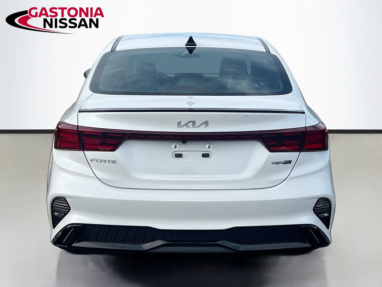 Used 2023 Kia Forte GT-Line w/ GT-Line Premium Package image 7