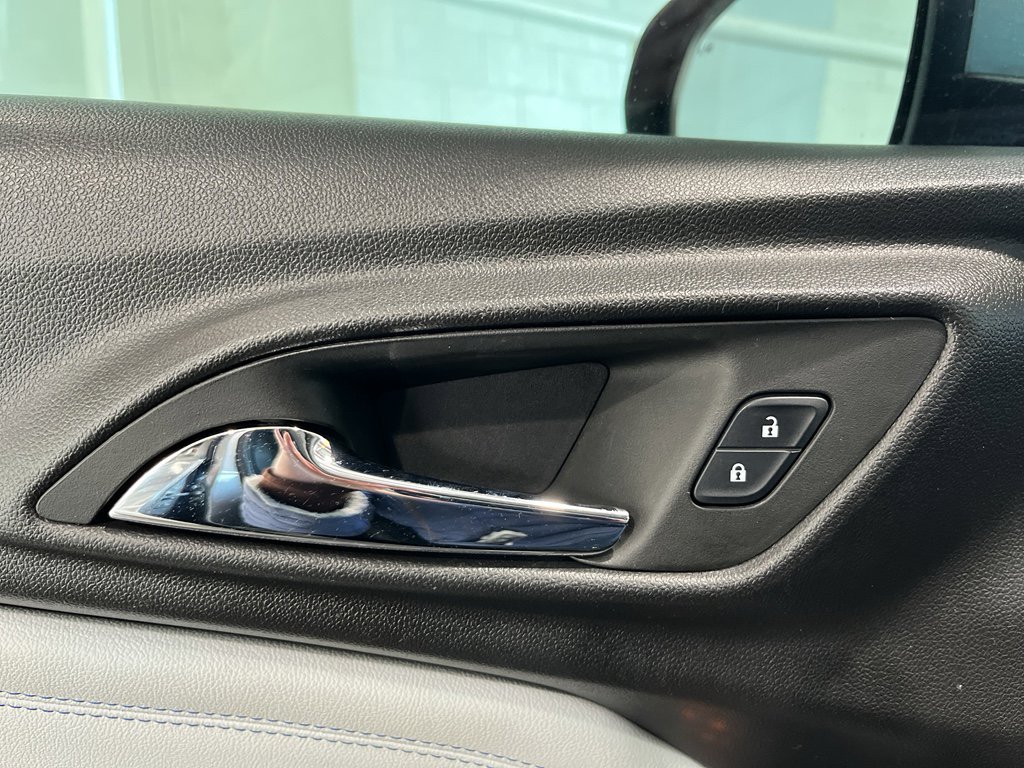 Used 2025 Chevrolet Trax LT w/ Driver Confidence Package FWD image 26