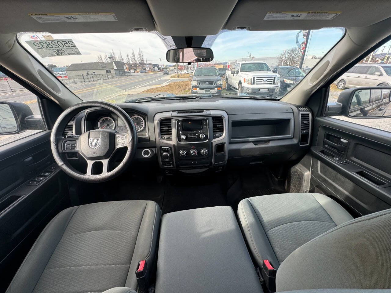 Used 2017 RAM 1500 Express AWD/4WD image 9