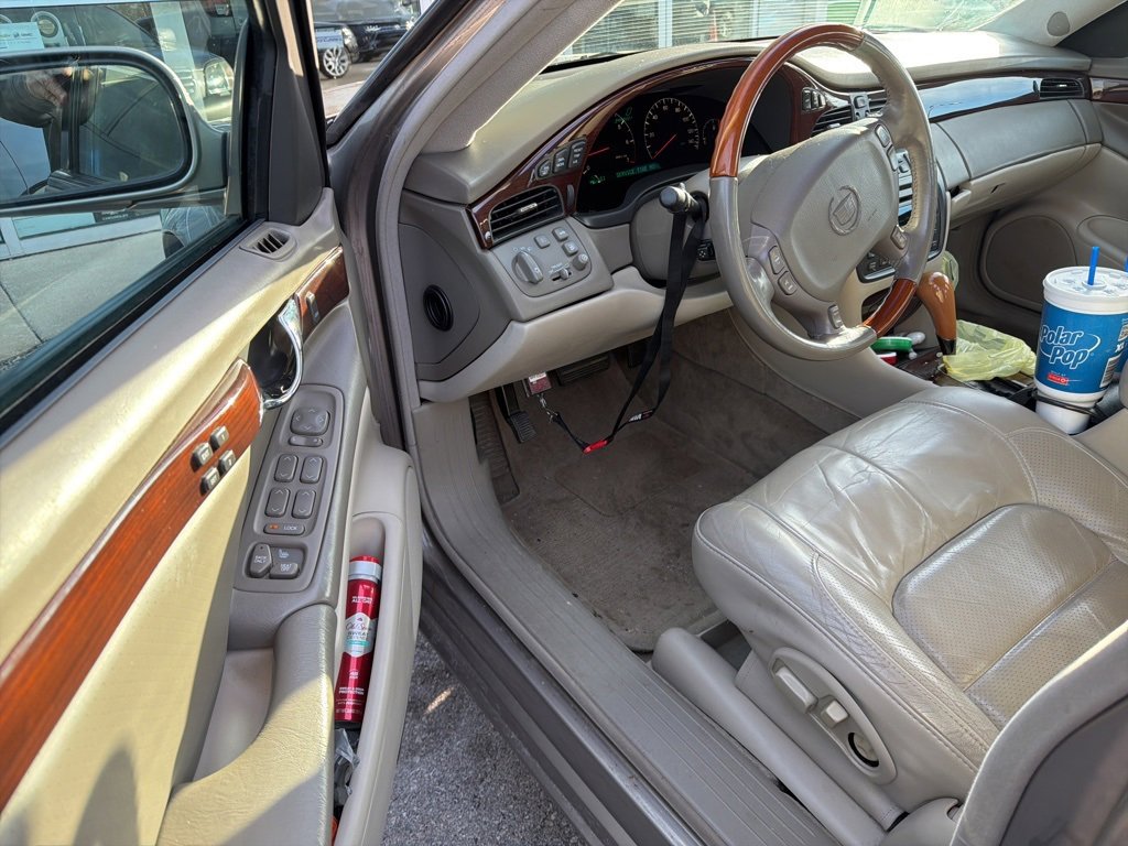Used 2002 Cadillac De Ville DTS w/ Premium Equipment Pkg image 8