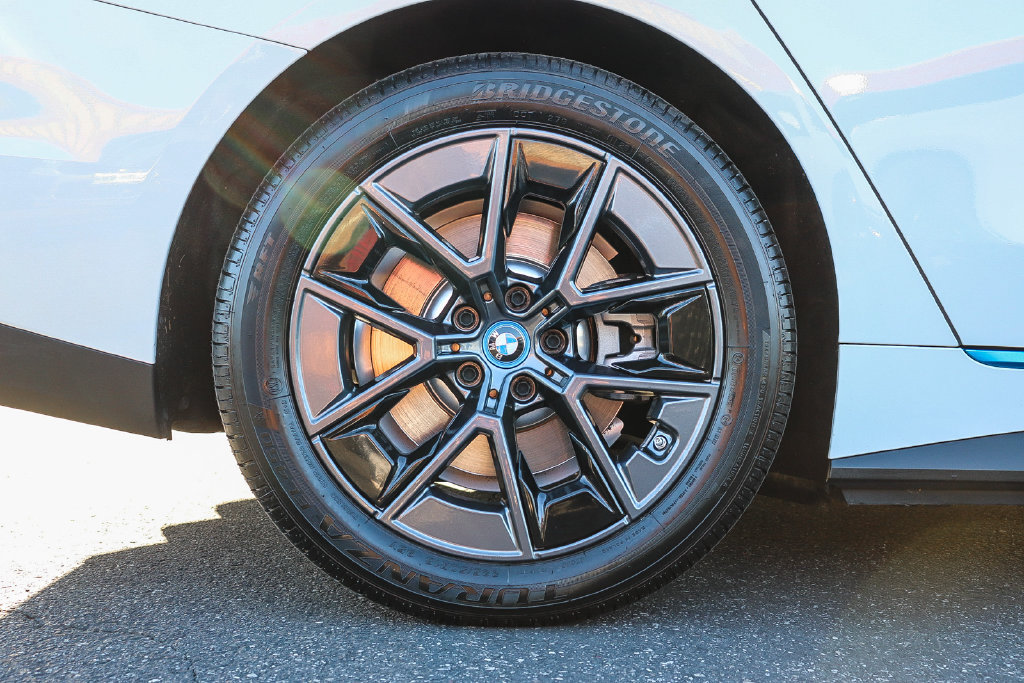 Certified 2023 BMW i4 eDrive35 w/ Premium Package RWD image 8