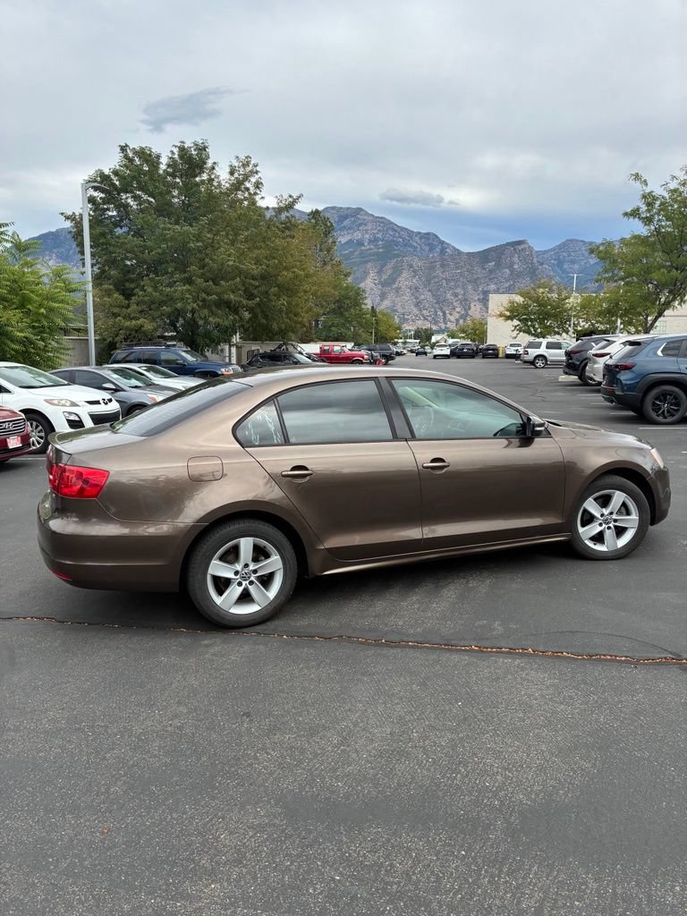 Used 2012 Volkswagen Jetta TDI FWD image 38