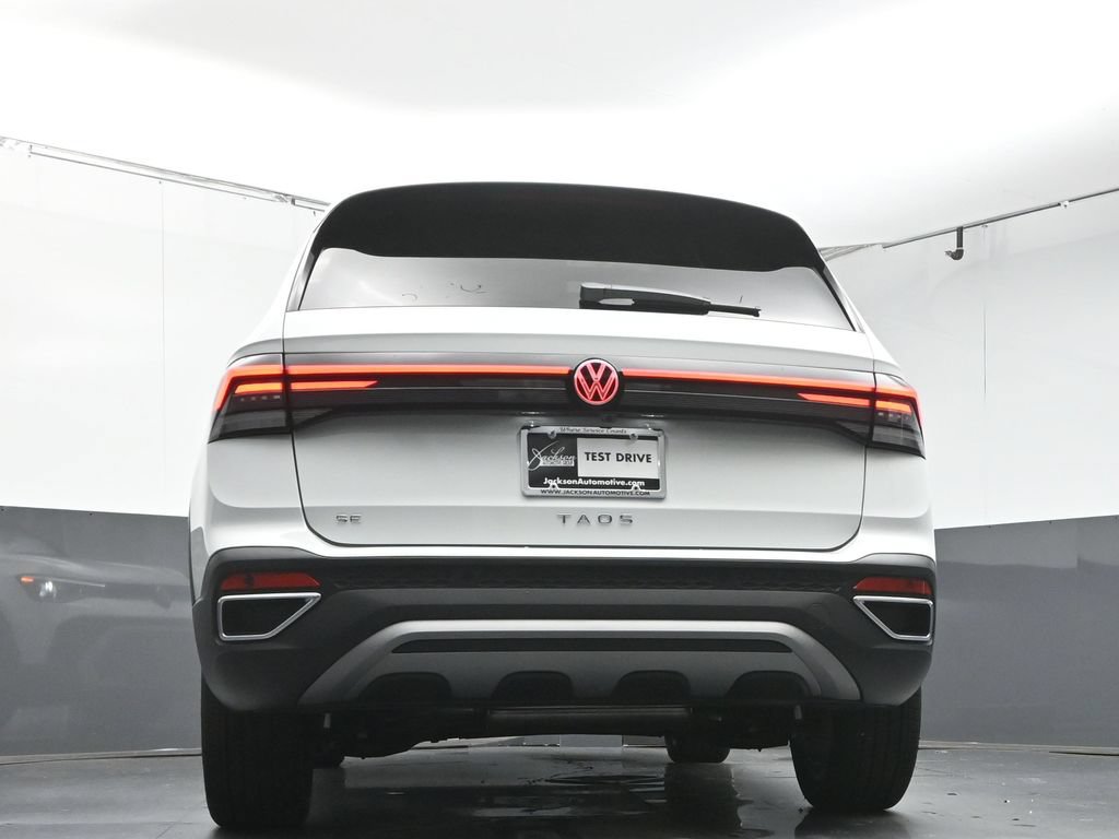 New 2026 Volkswagen Taos SE FWD image 36