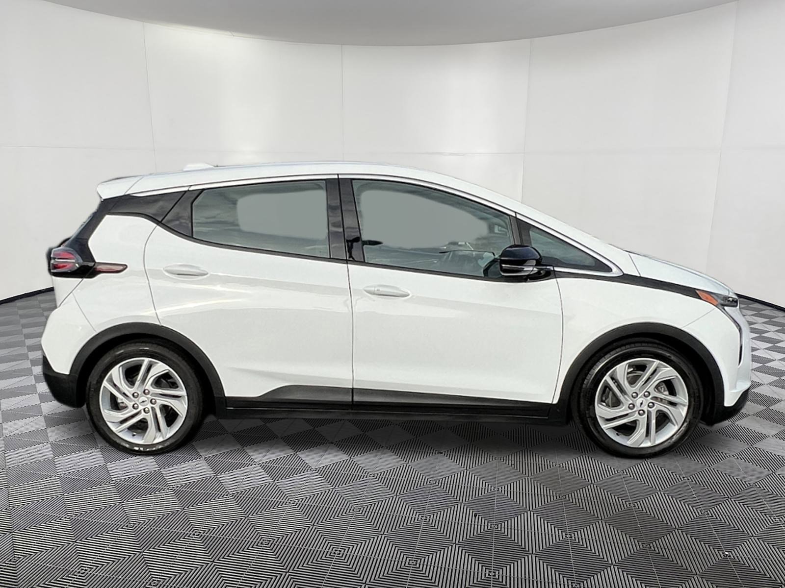Certified 2023 Chevrolet Bolt LT w/ Driver Confidence Package image 7