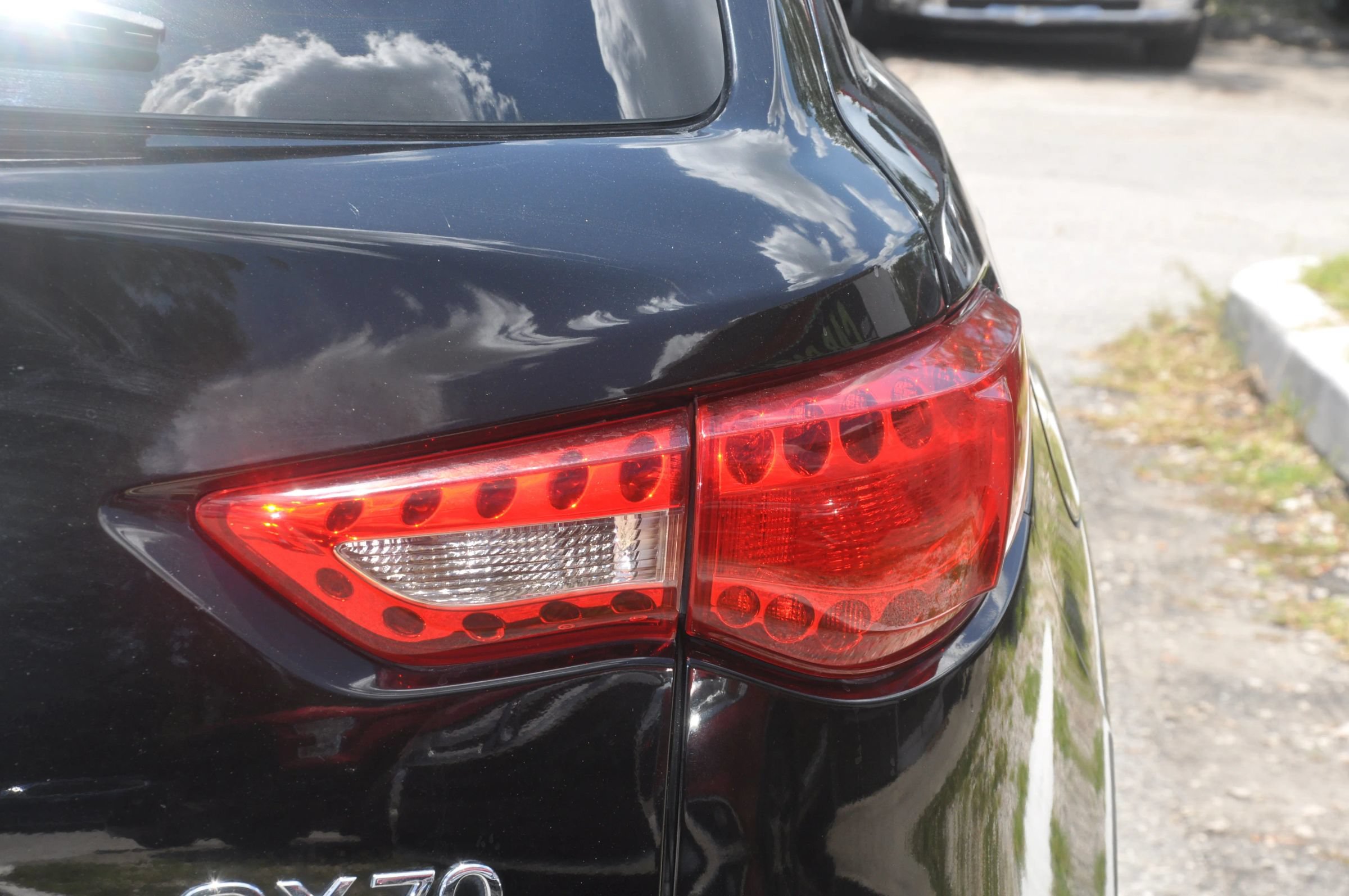 Used 2014 INFINITI QX70 AWD w/ Premium Package image 24