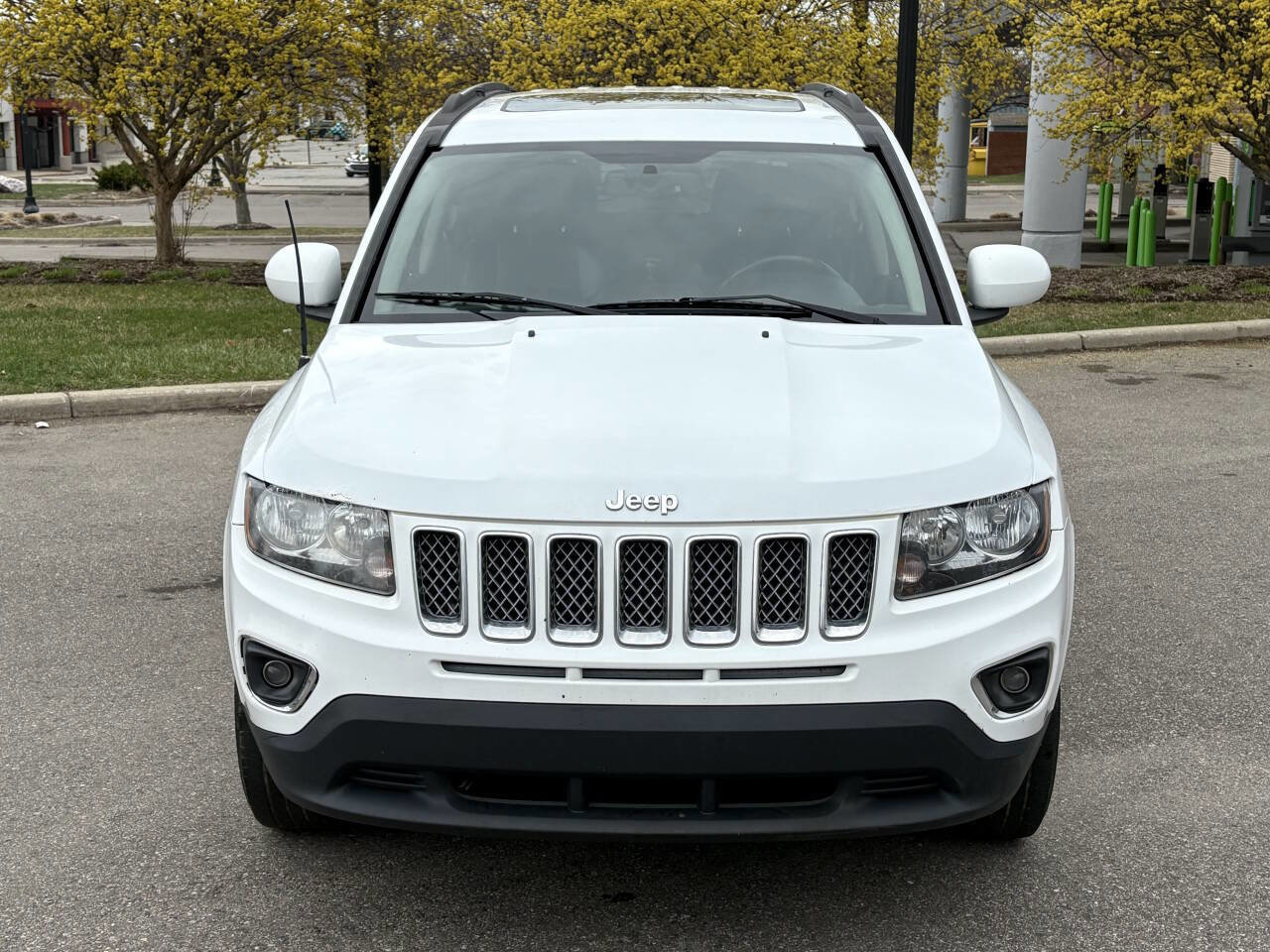 Used 2017 Jeep Compass High Altitude AWD/4WD image 5