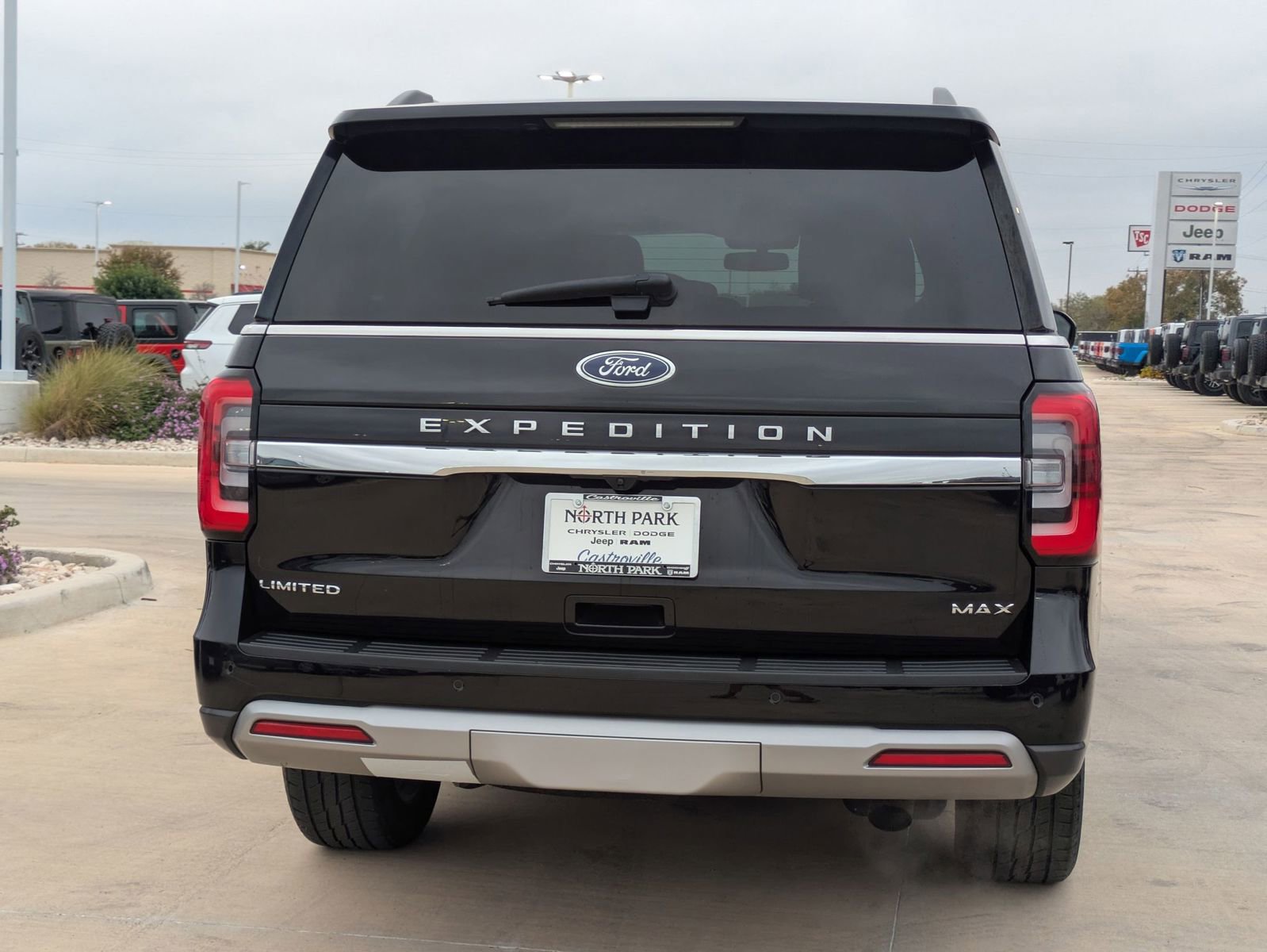 Used 2024 Ford Expedition Max Limited image 4