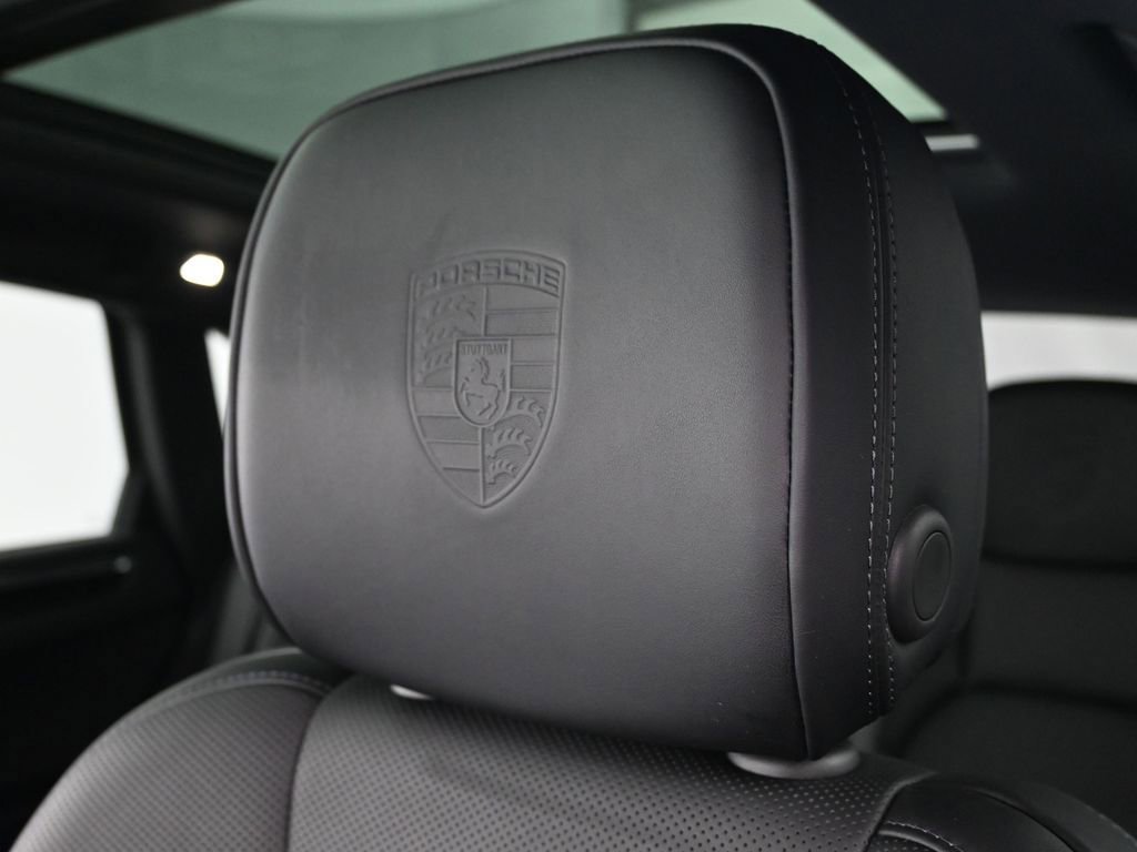 Certified 2026 Porsche Macan AWD/4WD image 20