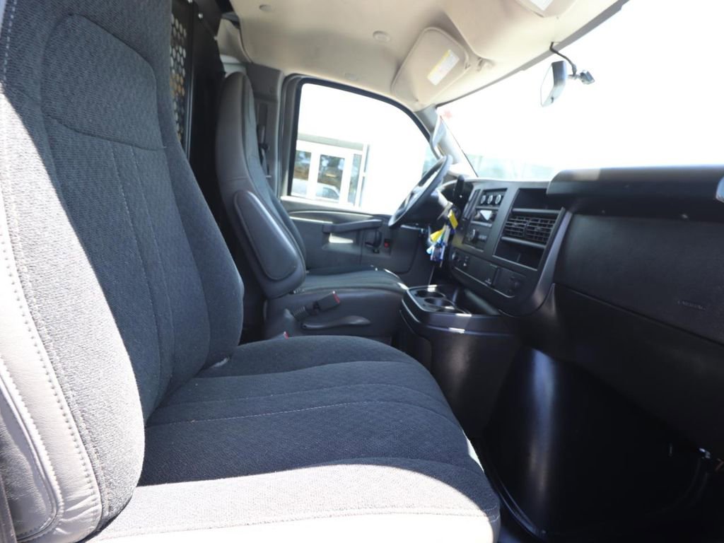 Used 2024 Chevrolet Express 2500 w/ Driver Convenience Package RWD image 20