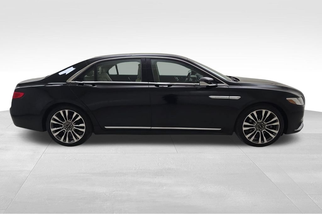 Used 2017 Lincoln Continental Select w/ Climate Package AWD/4WD image 10