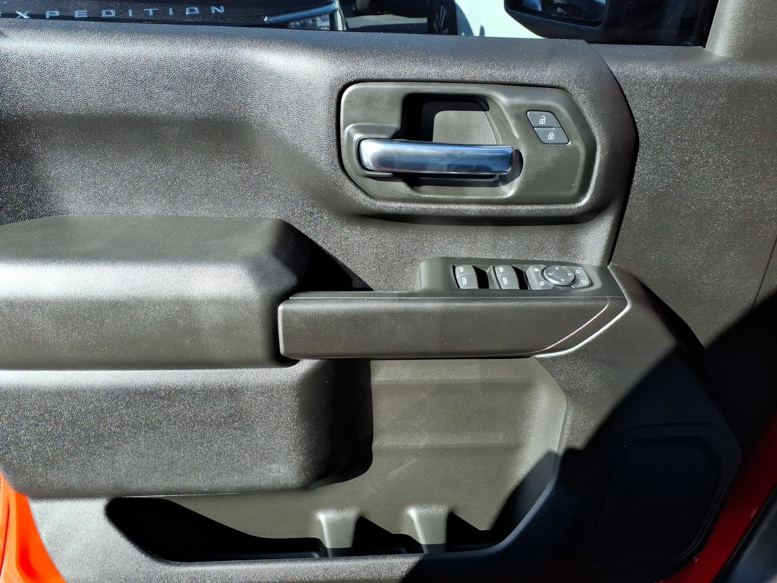 Used 2024 Chevrolet Silverado 2500 Custom w/ Custom Value Package image 14