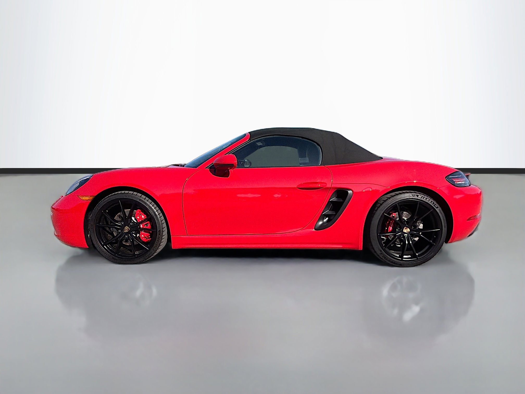Used 2025 Porsche 718 Boxster S image 2