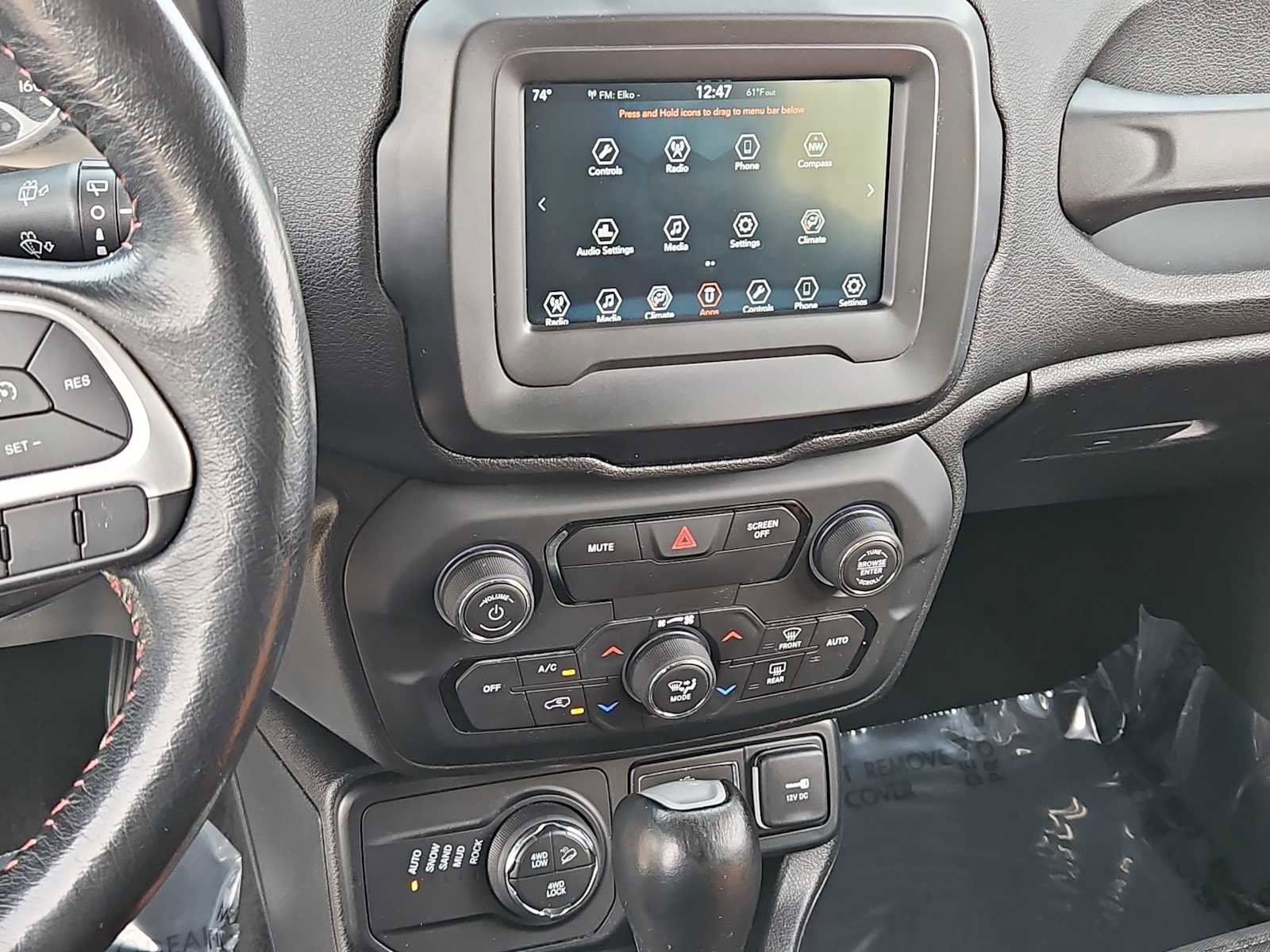 Used 2018 Jeep Renegade Trailhawk w/ Cold Weather Group II image 27