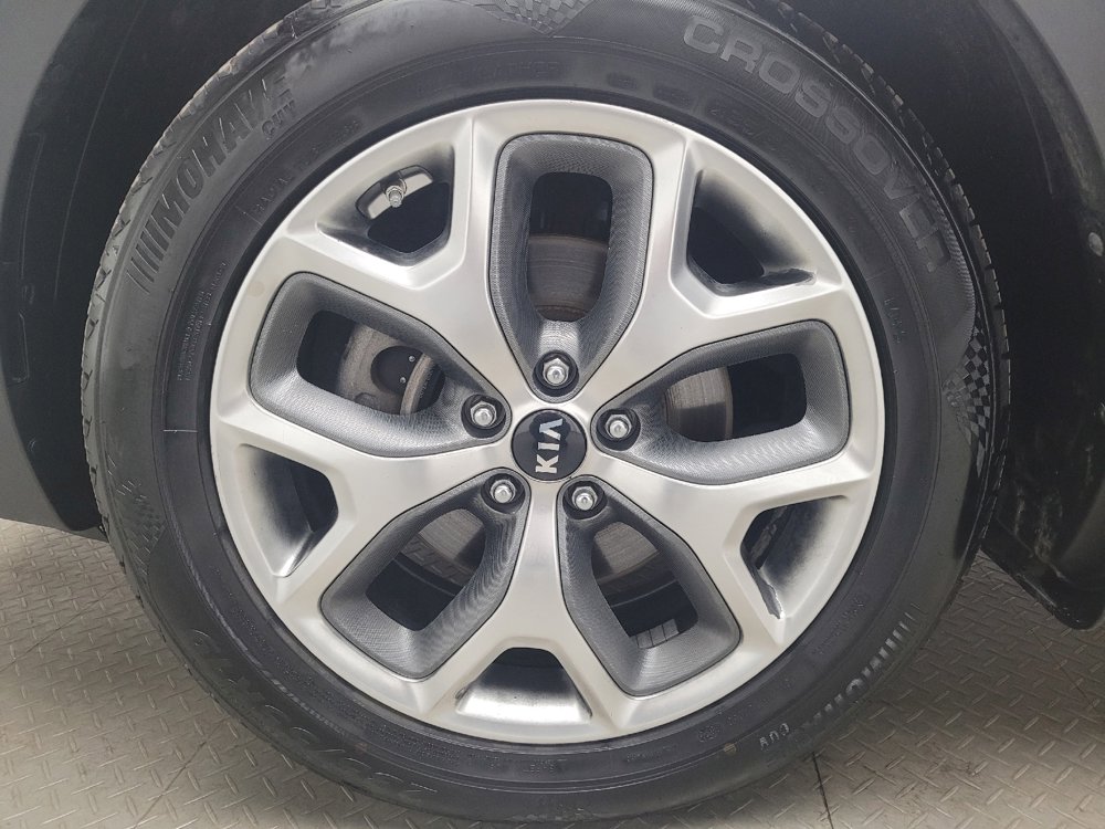 Used 2019 Kia Sorento EX image 31