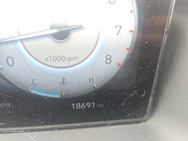 Used 2022 Hyundai Tucson Limited w/ Cargo Package FWD image 9