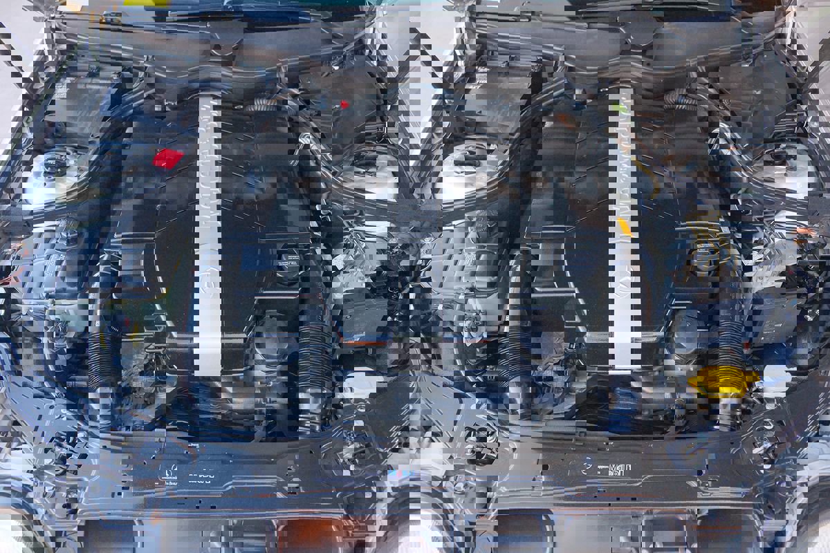 Used 2002 Mercedes-Benz C 320 Sedan image 9