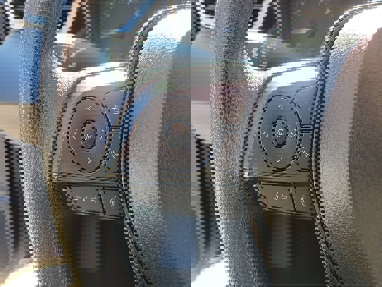 Used 2025 Toyota Corolla LE image 19