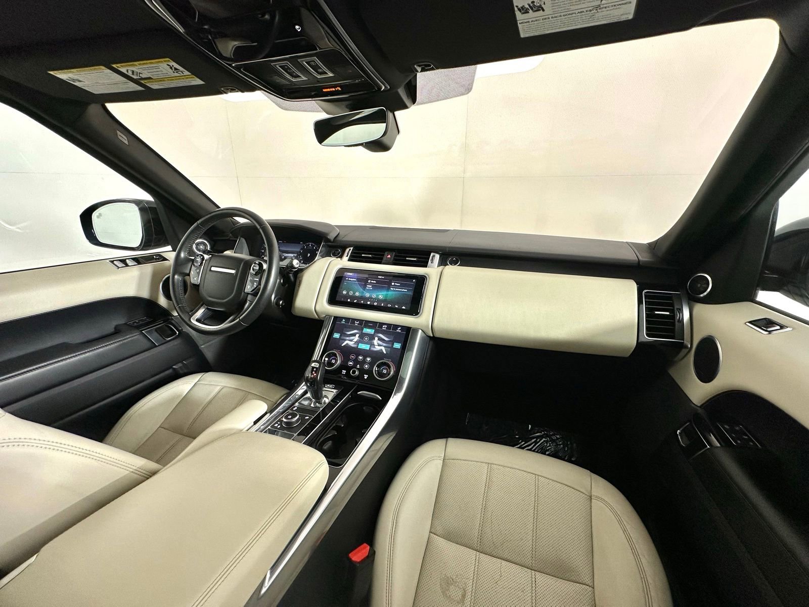 Used 2018 Land Rover Range Rover Sport HSE AWD/4WD image 16