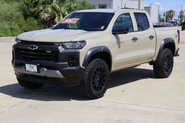 Used 2023 Chevrolet Colorado Trail Boss w/ Technology Package AWD/4WD image 3