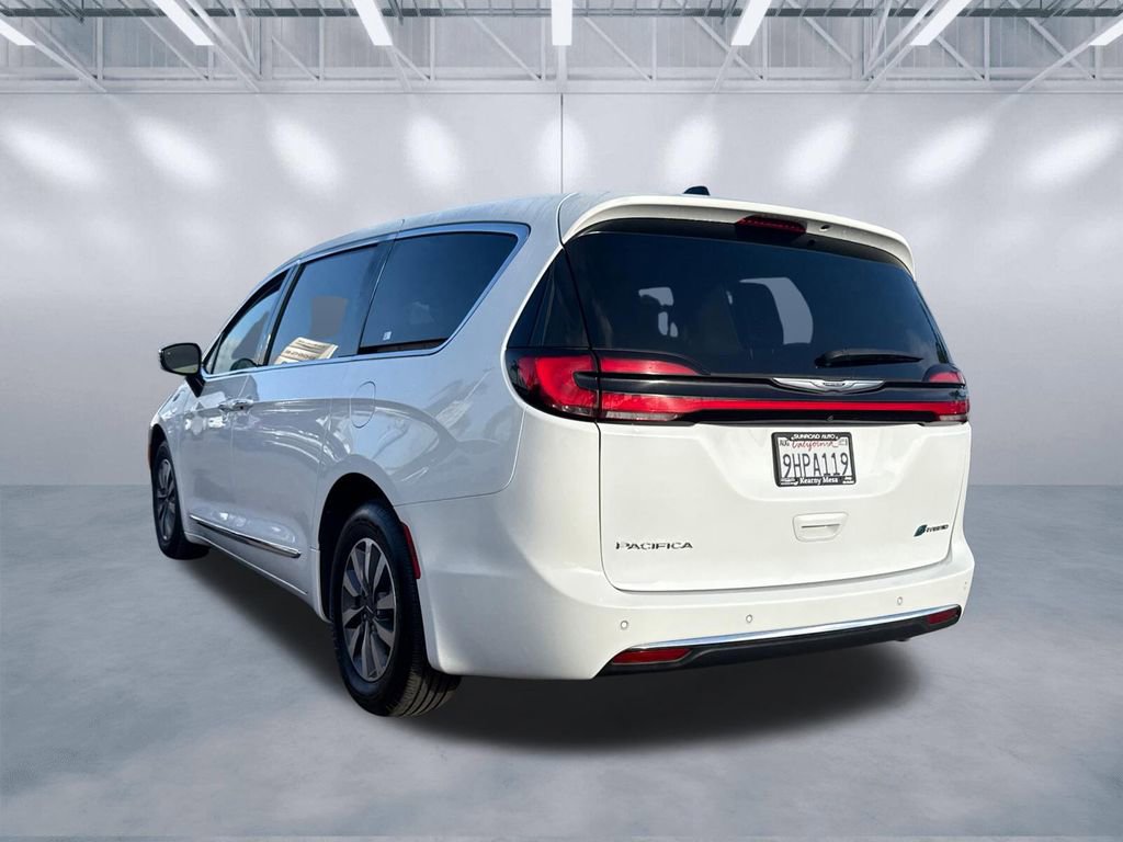 Certified 2023 Chrysler Pacifica Limited FWD image 4