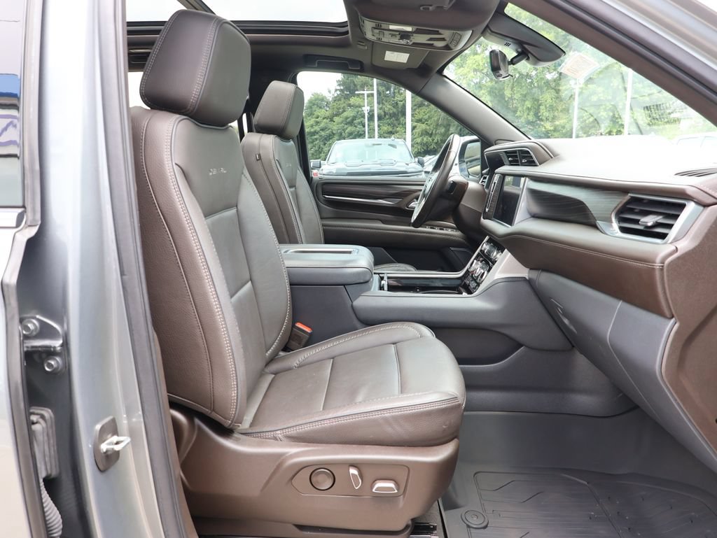 Used 2022 GMC Yukon Denali w/ Denali Premium Package AWD/4WD image 44