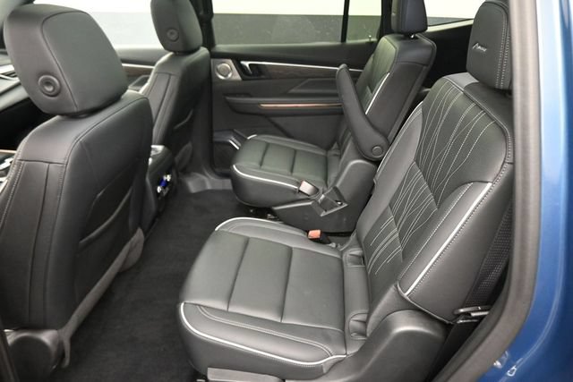 Used 2025 Buick Enclave Avenir AWD/4WD image 20